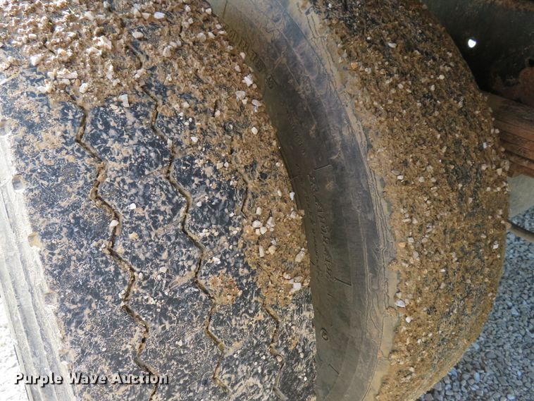 image for item DE8201 2006 International 4300 dump truck