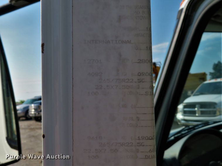 image for item DE8201 2006 International 4300 dump truck