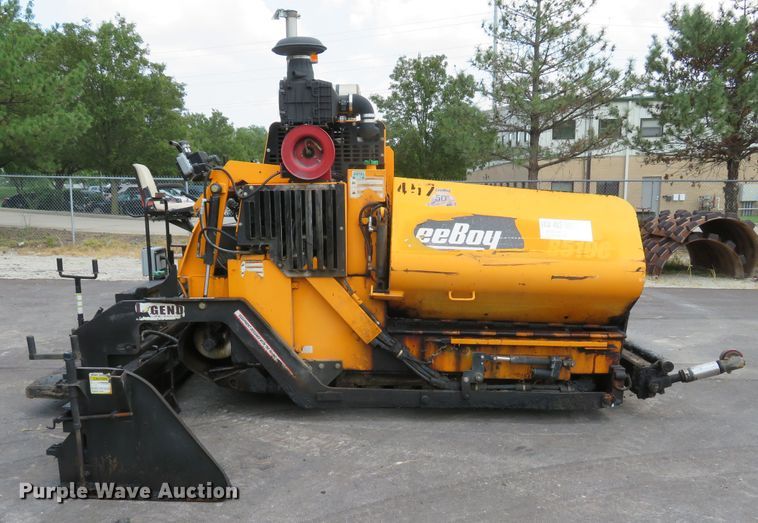 image for item DE8233 2014 Lee Boy 8510C paver