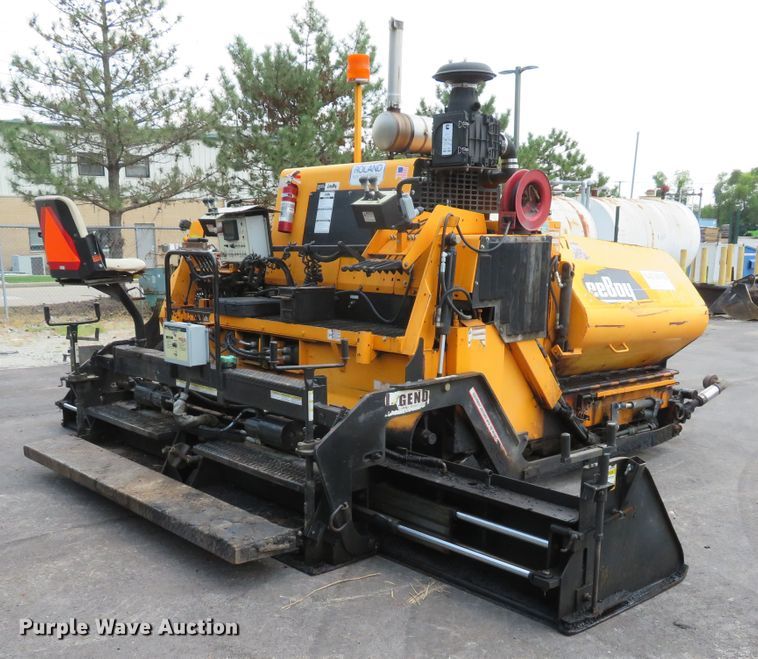 image for item DE8233 2014 Lee Boy 8510C paver