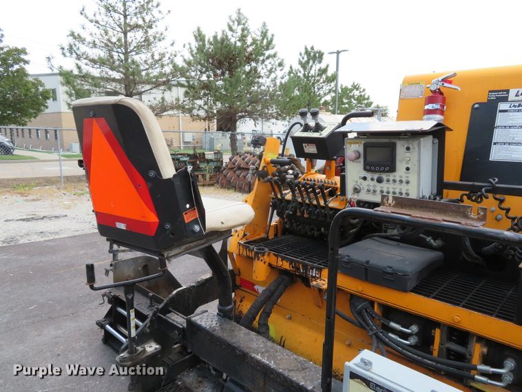 image for item DE8233 2014 Lee Boy 8510C paver