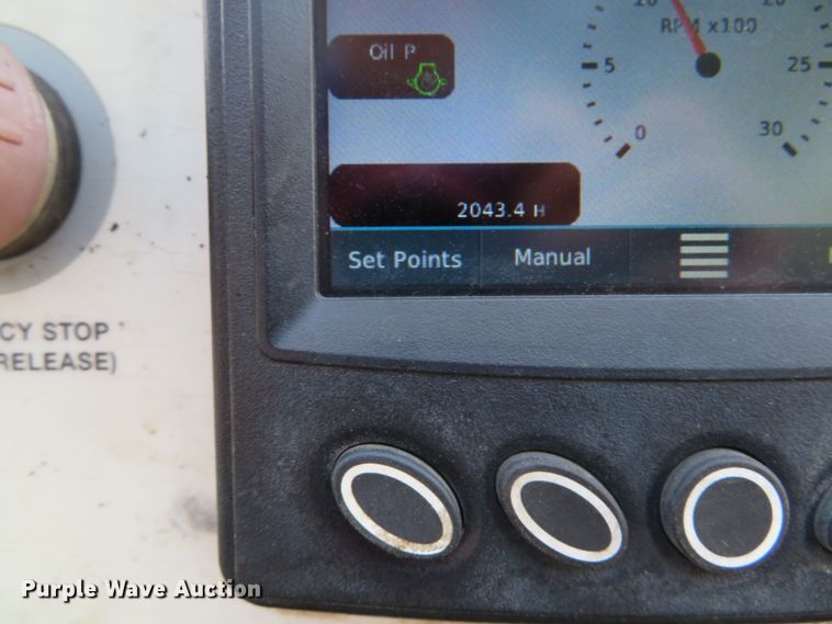 image for item DE8233 2014 Lee Boy 8510C paver