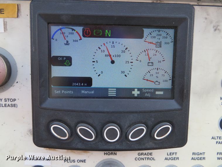 image for item DE8233 2014 Lee Boy 8510C paver