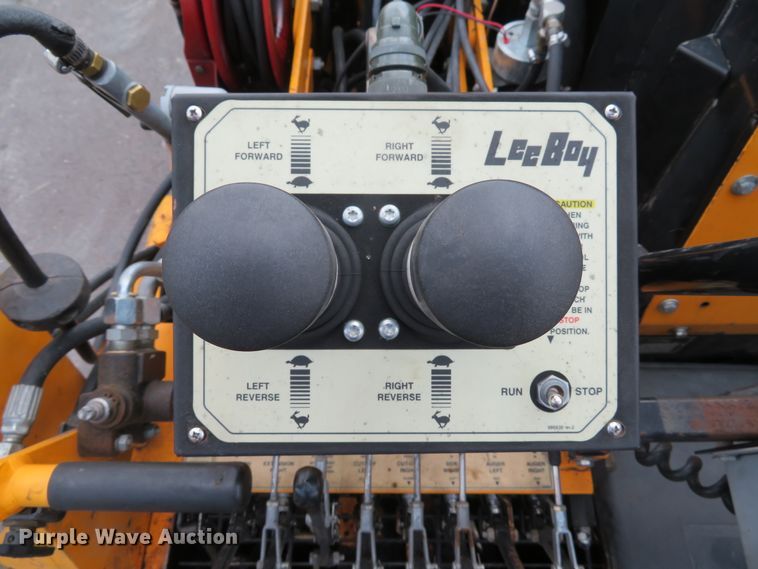 image for item DE8233 2014 Lee Boy 8510C paver