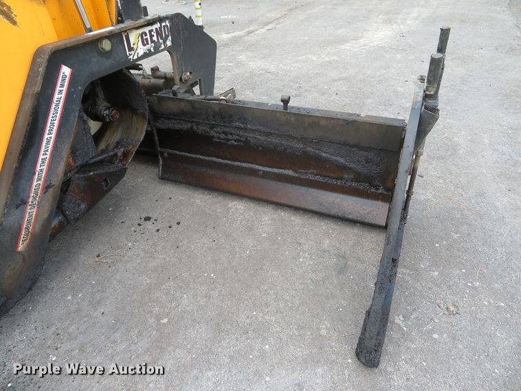 image for item DE8233 2014 Lee Boy 8510C paver