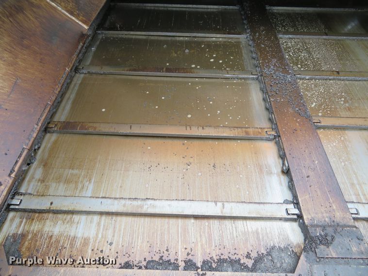 image for item DE8233 2014 Lee Boy 8510C paver