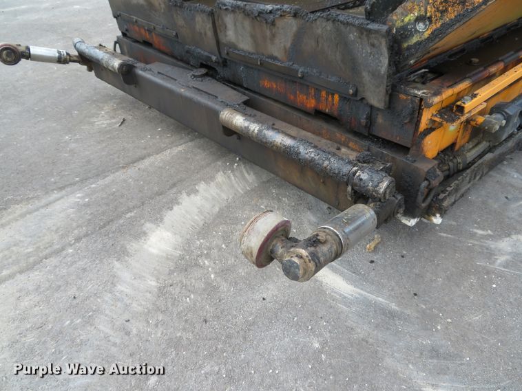 image for item DE8233 2014 Lee Boy 8510C paver