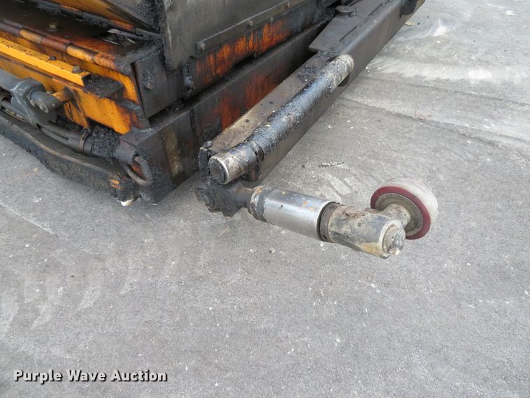 image for item DE8233 2014 Lee Boy 8510C paver