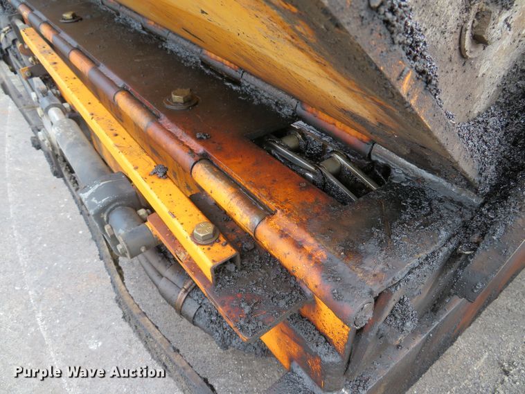 image for item DE8233 2014 Lee Boy 8510C paver