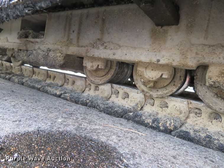 image for item DE8233 2014 Lee Boy 8510C paver