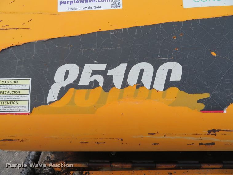 image for item DE8233 2014 Lee Boy 8510C paver