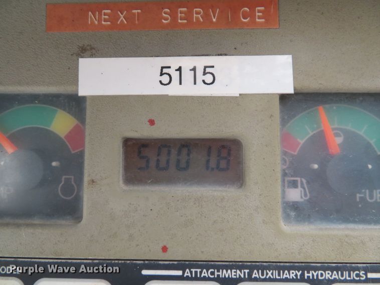 image for item DE8235 2001 Bobcat 773 skid steer