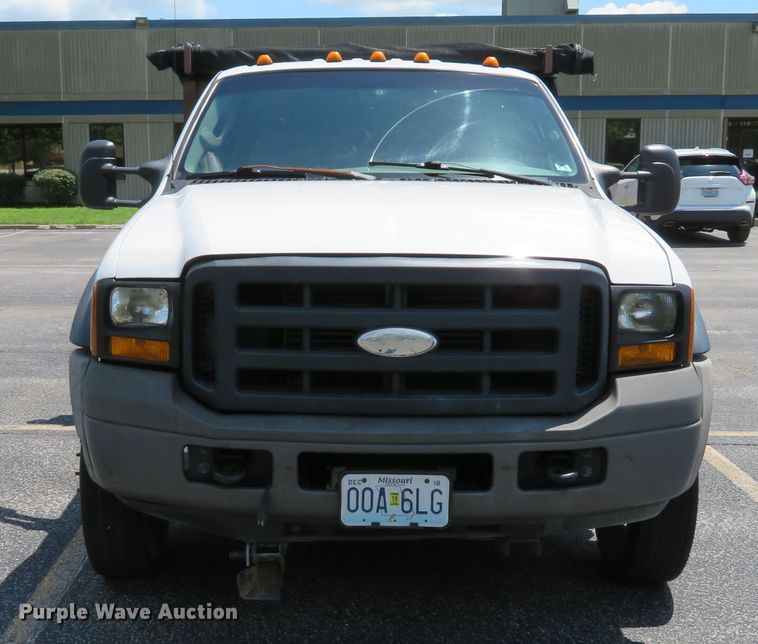 image for item DE8242 2006 Ford F450 Super Duty XL Crew Cab flat dump bed truck
