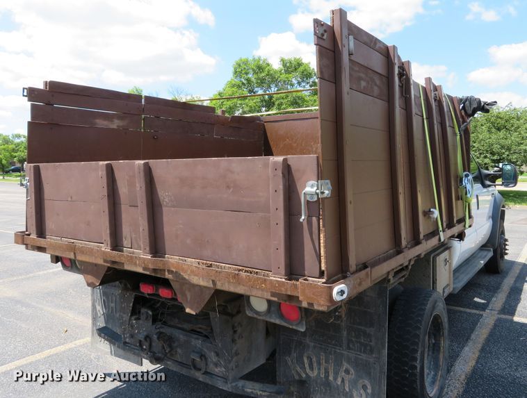 image for item DE8242 2006 Ford F450 Super Duty XL Crew Cab flat dump bed truck