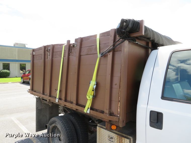 image for item DE8242 2006 Ford F450 Super Duty XL Crew Cab flat dump bed truck
