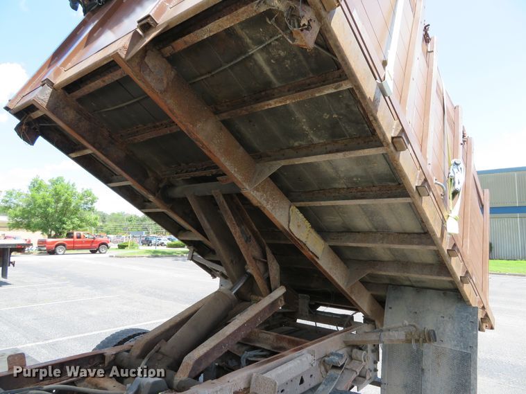 image for item DE8242 2006 Ford F450 Super Duty XL Crew Cab flat dump bed truck