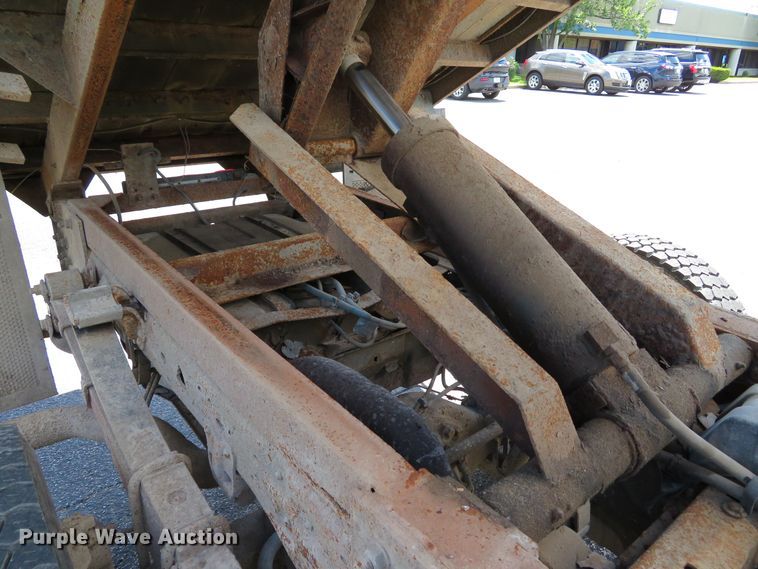 image for item DE8242 2006 Ford F450 Super Duty XL Crew Cab flat dump bed truck