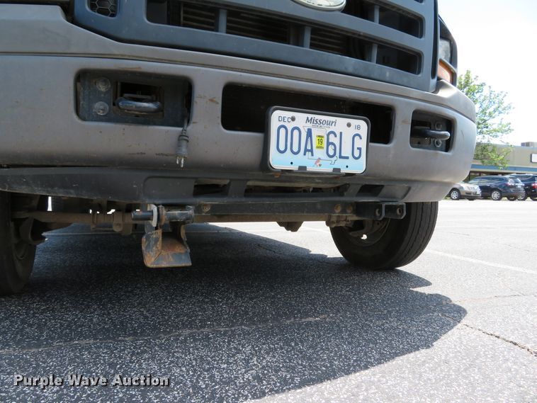 image for item DE8242 2006 Ford F450 Super Duty XL Crew Cab flat dump bed truck