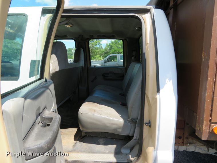 image for item DE8242 2006 Ford F450 Super Duty XL Crew Cab flat dump bed truck