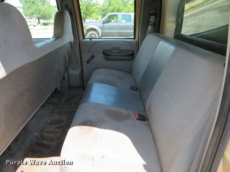 image for item DE8242 2006 Ford F450 Super Duty XL Crew Cab flat dump bed truck