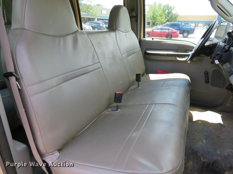 image for item DE8242 2006 Ford F450 Super Duty XL Crew Cab flat dump bed truck