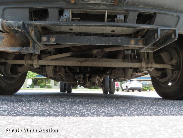 image for item DE8242 2006 Ford F450 Super Duty XL Crew Cab flat dump bed truck