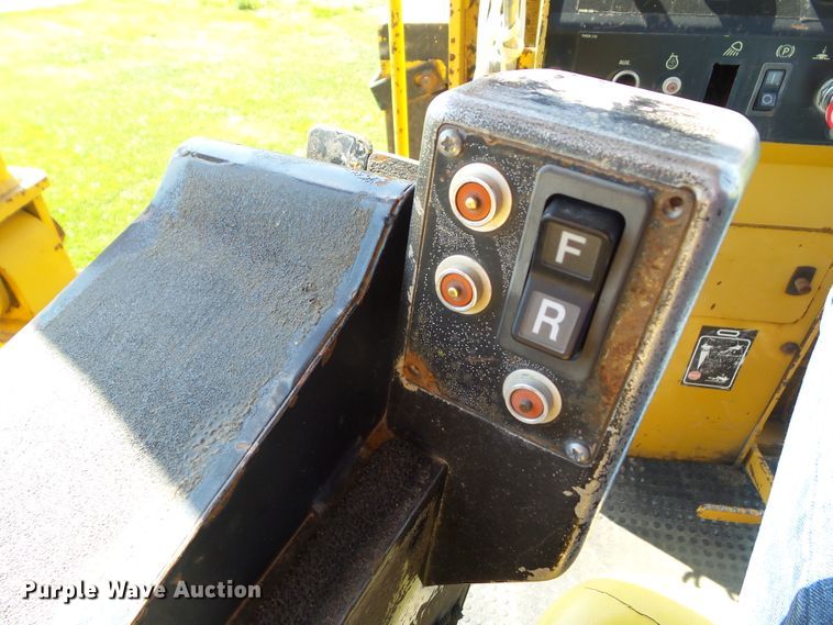 image for item DF0780 1999 Vermeer P125 vibratory cable plow