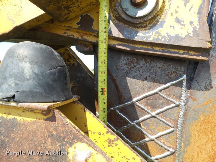 image for item DF0780 1999 Vermeer P125 vibratory cable plow