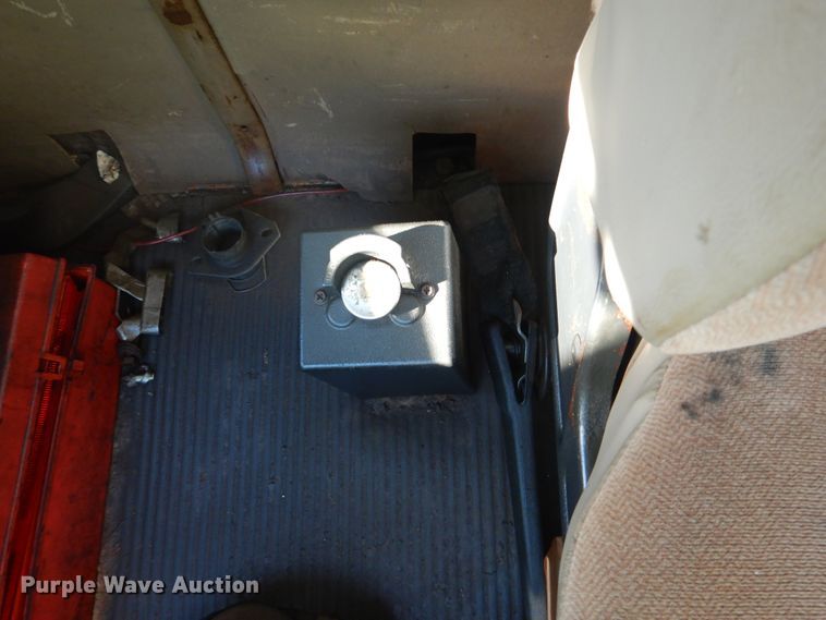 image for item DF2136 1995 Ford Aeromax L9000 semi truck