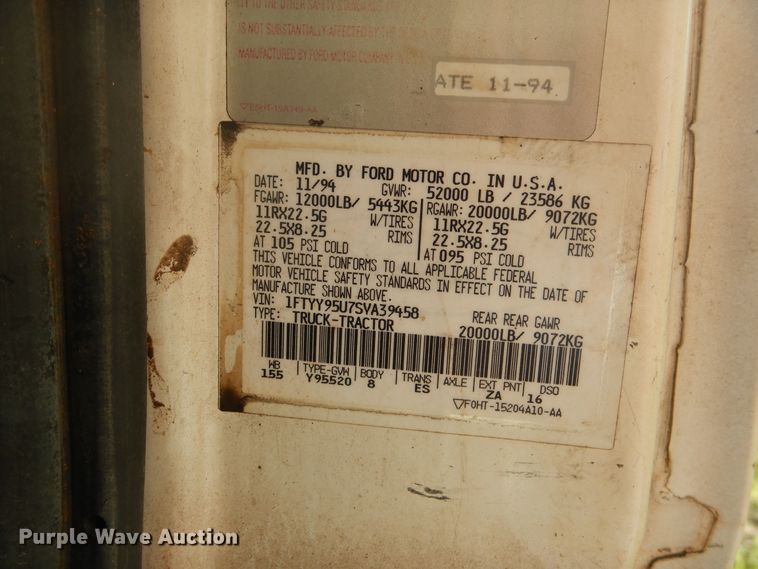 image for item DF2136 1995 Ford Aeromax L9000 semi truck