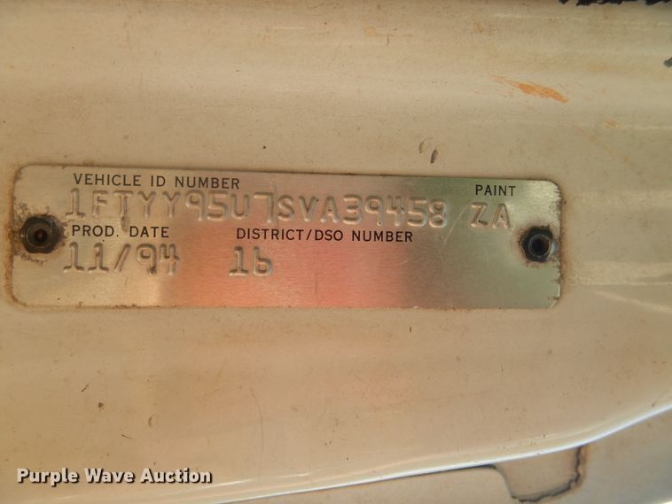 image for item DF2136 1995 Ford Aeromax L9000 semi truck