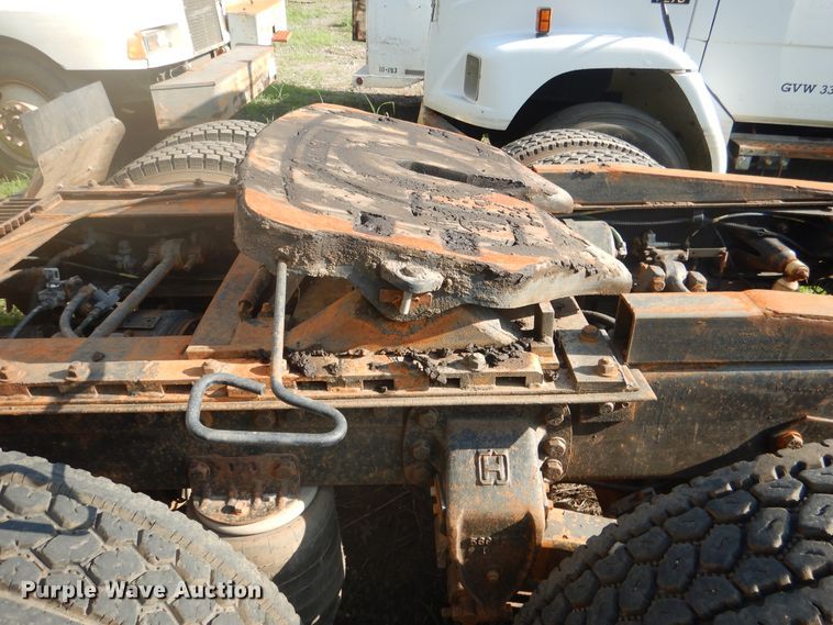 image for item DF2136 1995 Ford Aeromax L9000 semi truck