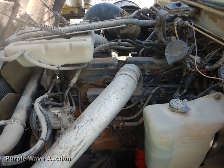 image for item DF2136 1995 Ford Aeromax L9000 semi truck