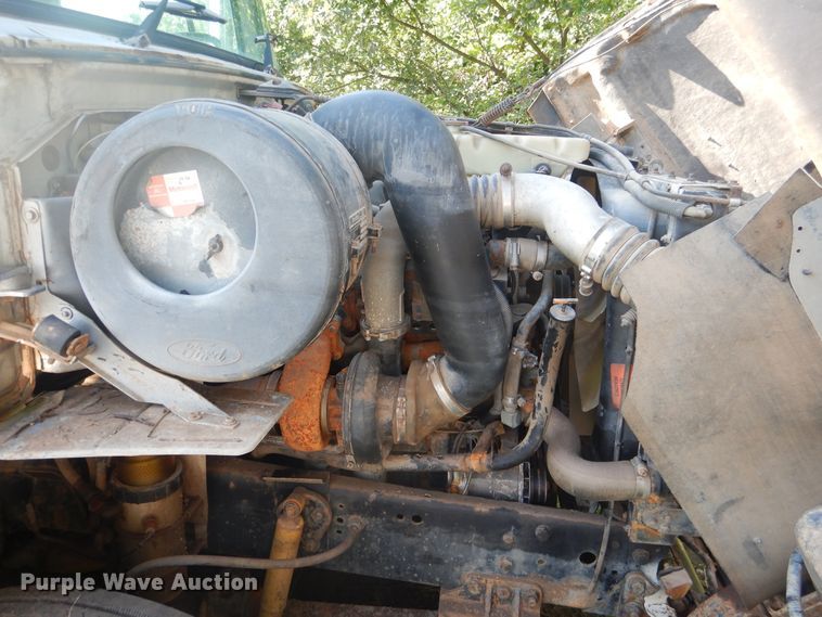 image for item DF2136 1995 Ford Aeromax L9000 semi truck