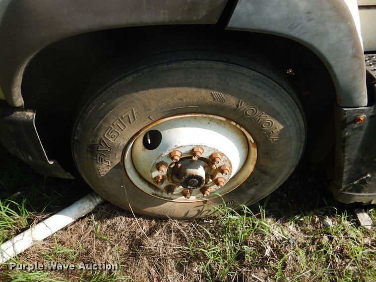 image for item DF2136 1995 Ford Aeromax L9000 semi truck