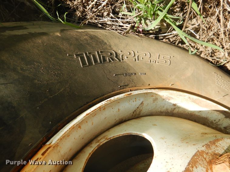 image for item DF2136 1995 Ford Aeromax L9000 semi truck