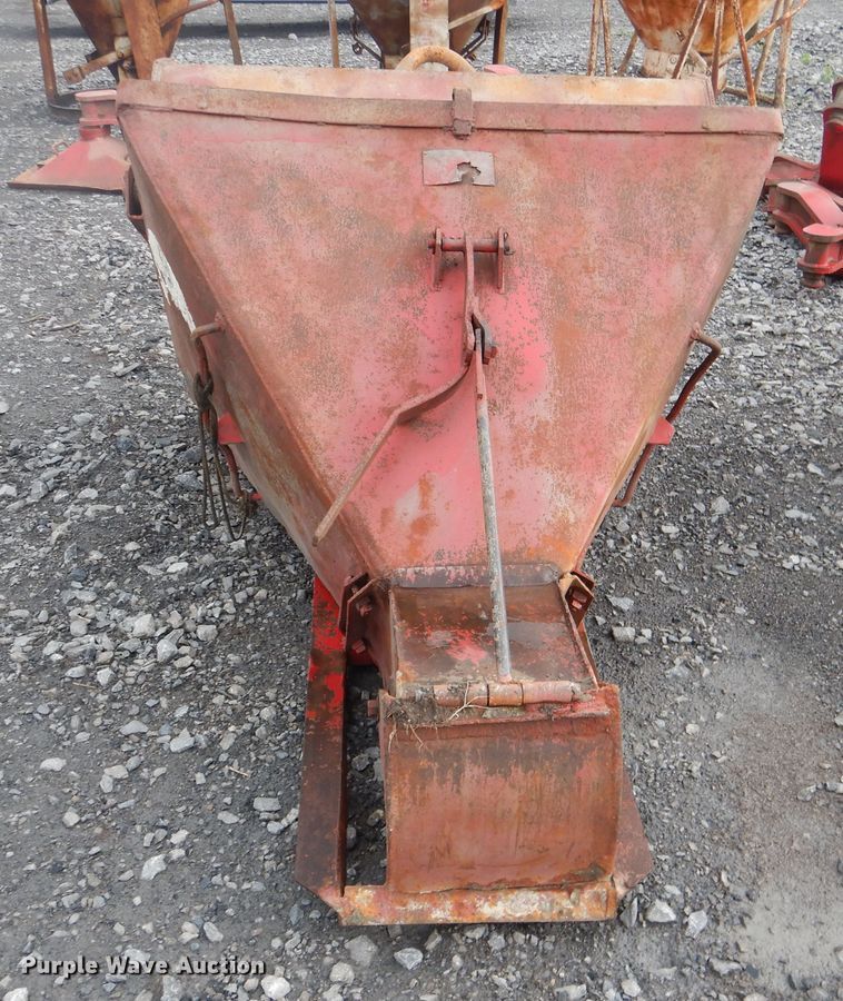 Concrete buckets in Muskogee, OK Item DF2144 sold Purple Wave