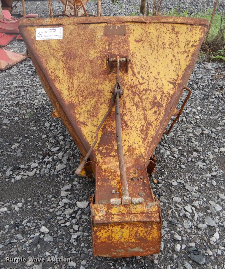 Concrete buckets in Muskogee, OK Item DF2144 sold Purple Wave