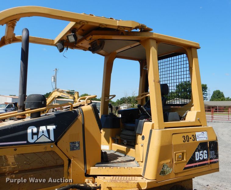 image for item DF2173 2006 Caterpillar D5G XL dozer