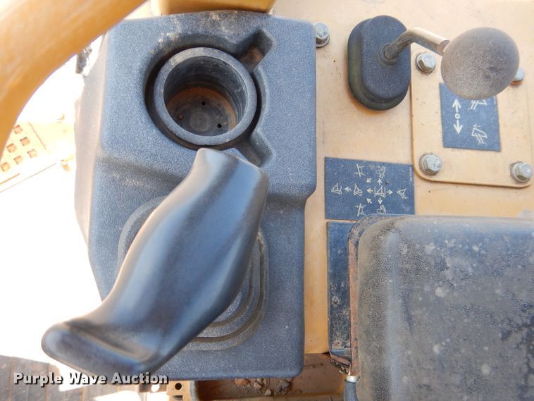 image for item DF2173 2006 Caterpillar D5G XL dozer