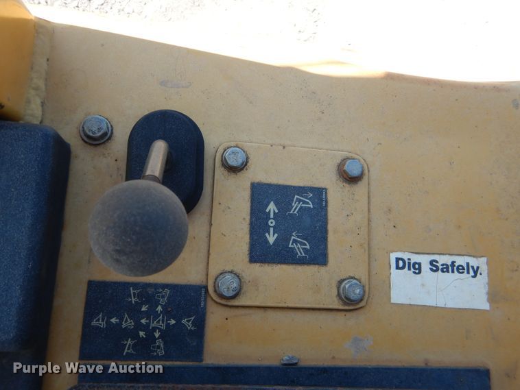 image for item DF2173 2006 Caterpillar D5G XL dozer