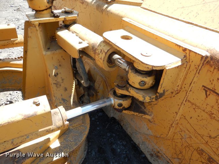 image for item DF2173 2006 Caterpillar D5G XL dozer