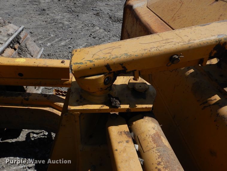 image for item DF2173 2006 Caterpillar D5G XL dozer