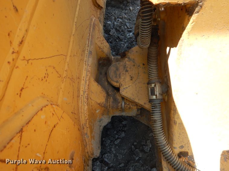 image for item DF2173 2006 Caterpillar D5G XL dozer