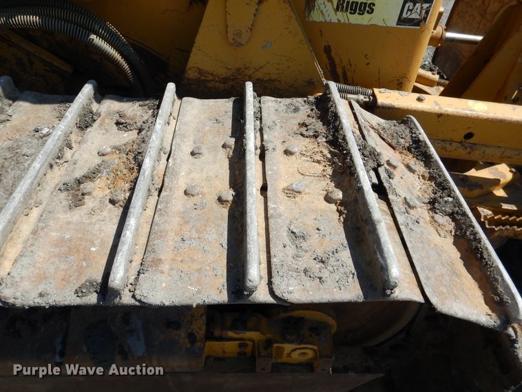 image for item DF2173 2006 Caterpillar D5G XL dozer