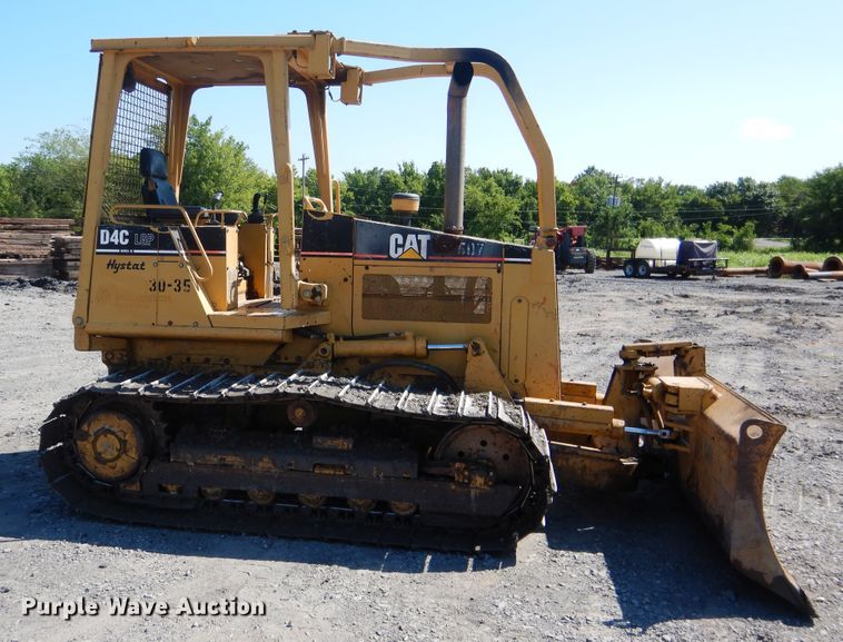 image for item DF2174 2001 Caterpillar D4C LGP dozer