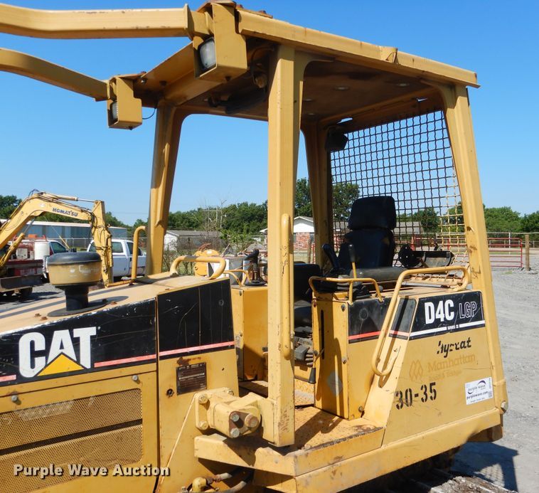 image for item DF2174 2001 Caterpillar D4C LGP dozer