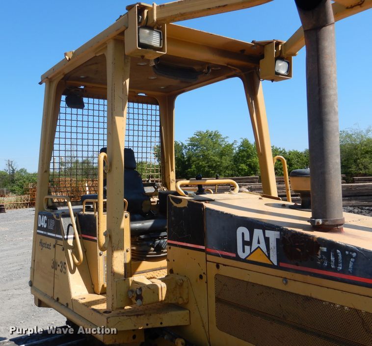 image for item DF2174 2001 Caterpillar D4C LGP dozer