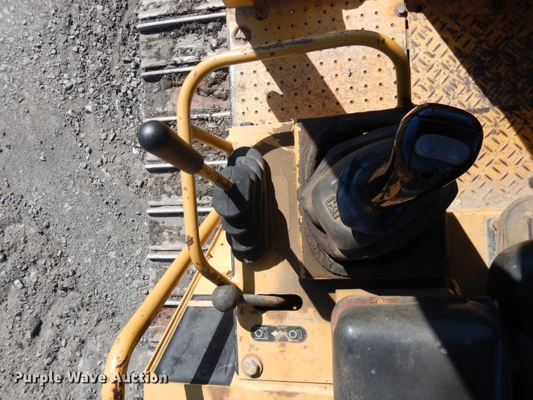 image for item DF2174 2001 Caterpillar D4C LGP dozer
