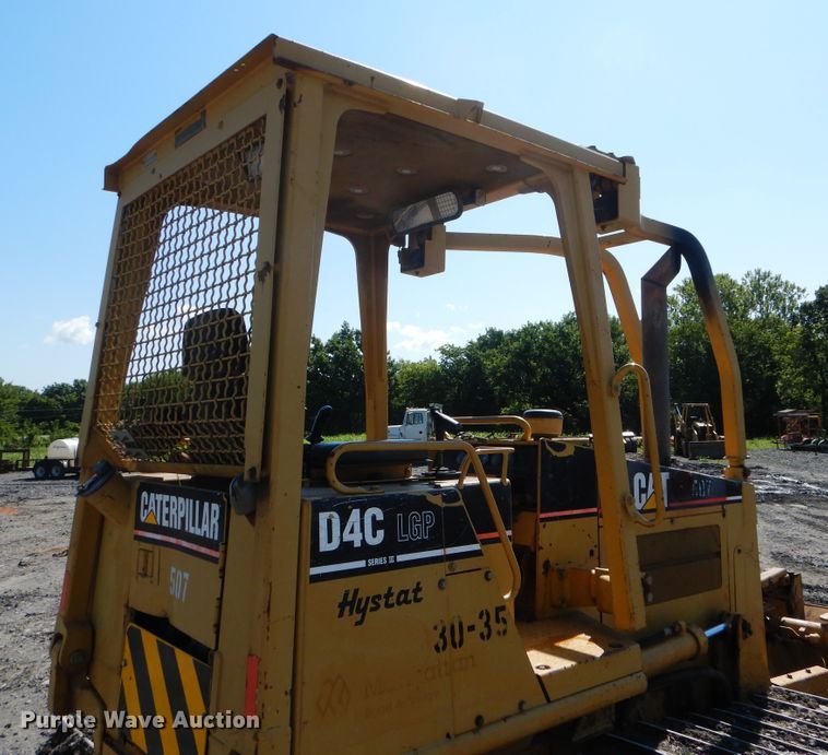 image for item DF2174 2001 Caterpillar D4C LGP dozer